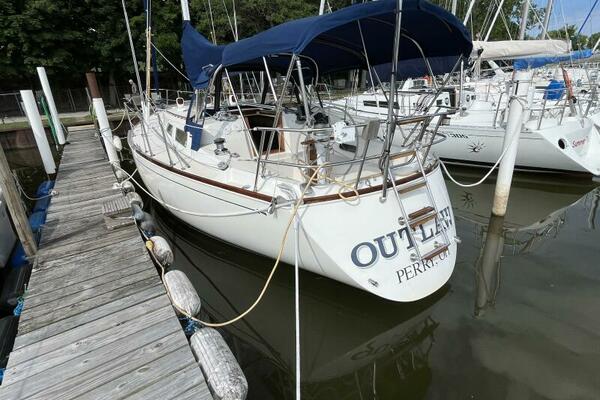 Outlaw 34ft Sabre Yacht For Sale