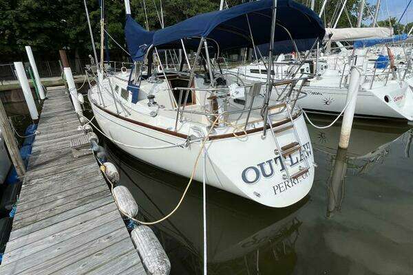 Photo of the 1988 Sabre 34 MkII "Outlaw"