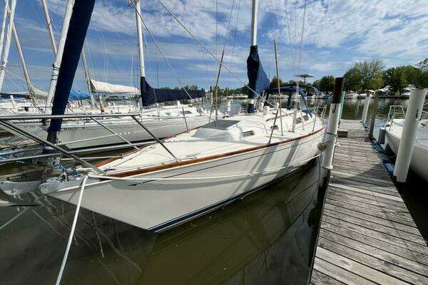 Photo of the 1988 Sabre 34 MkII "Outlaw"