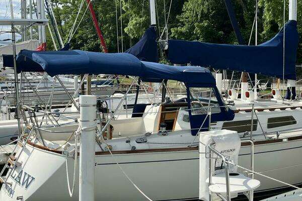 Photo of the 1988 Sabre 34 MkII "Outlaw"