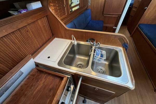 Outlaw 34ft Sabre Yacht For Sale