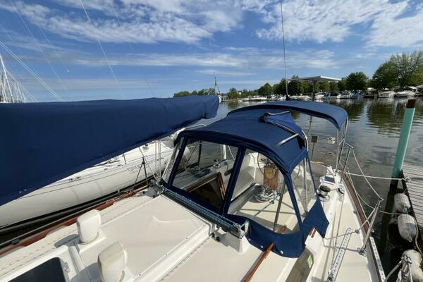 Outlaw 34ft Sabre Yacht For Sale