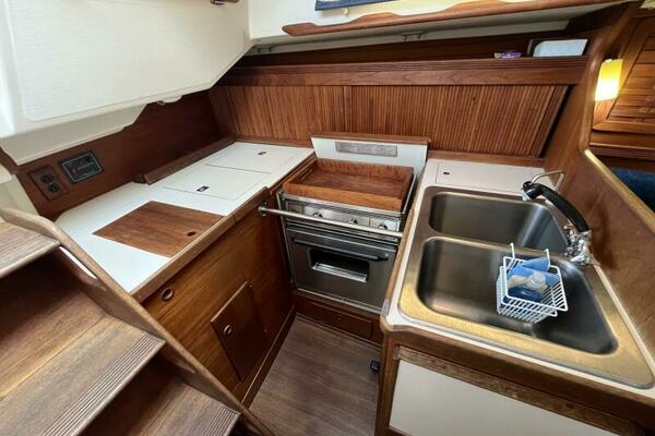 Outlaw 34ft Sabre Yacht For Sale