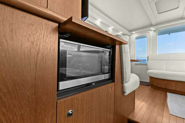 2013 Tiara Yachts 39