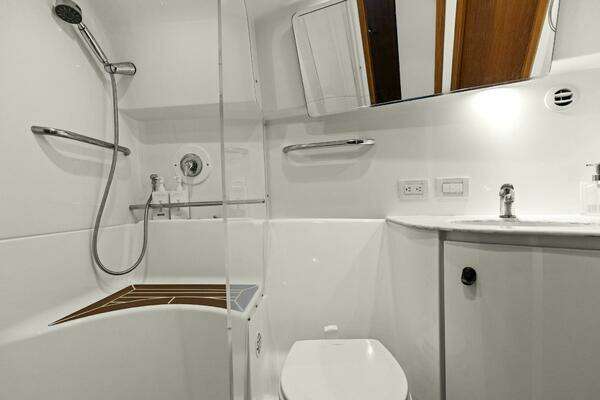 2013 Tiara Yachts 39