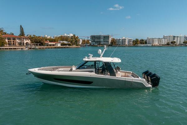 PIPE DREAM 42ft Boston Whaler Yacht For Sale