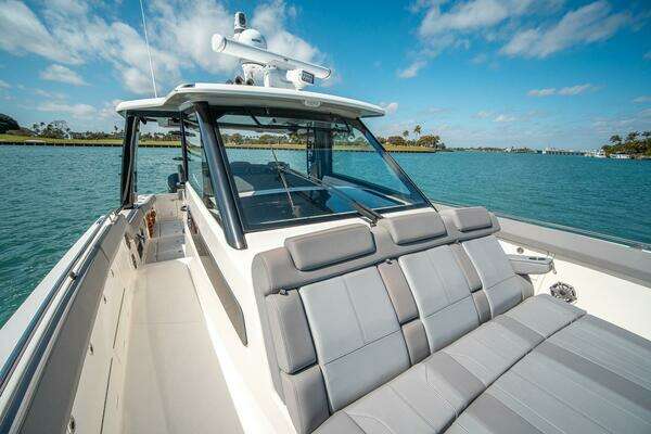 2023 Boston Whaler 42
