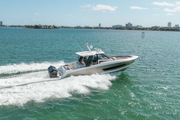 PIPE DREAM 42ft Boston Whaler Yacht For Sale