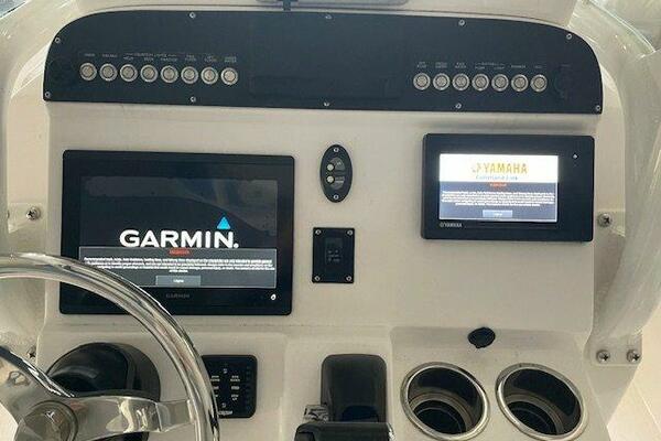 24ft Everglades Yacht For Sale