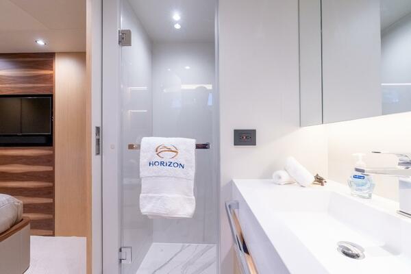 Horizon FD80 SHERI LYNN - VIP Stateroom Ensuite Head