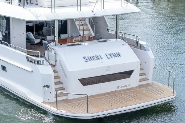 Horizon FD80 SHERI LYNN - Exterior Stern