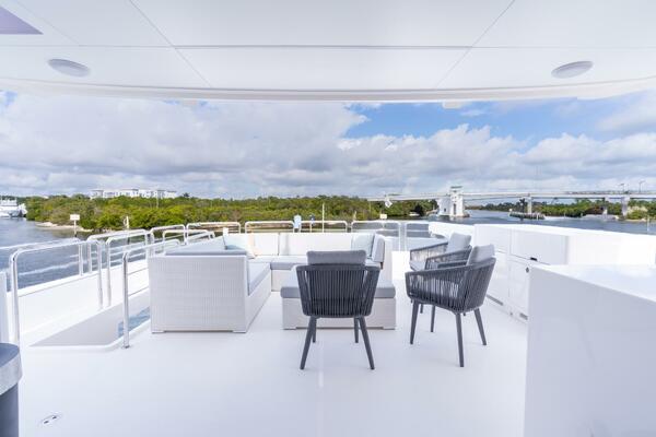 Horizon FD80 SHERI LYNN - Exterior Flybridge Aft