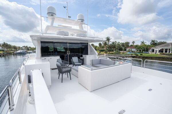 Horizon FD80 SHERI LYNN - Exterior Flybridge Aft