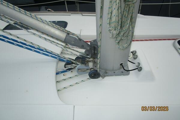 35' Beneteau mast base1