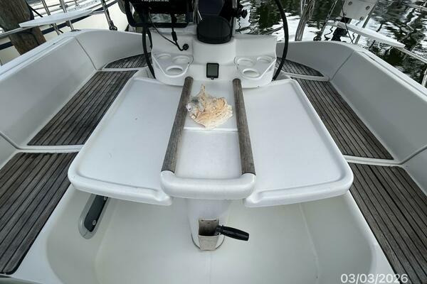 35' Beneteau cockpit table
