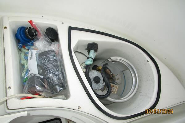 35' Beneteau cockpit propane locker