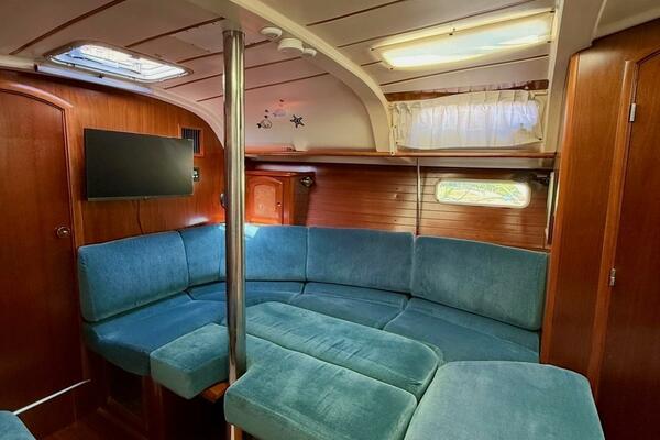 35' Beneteau salon starboard berth conversion2