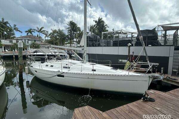 Photo of the 1999 Beneteau Oceanis 352 "Axis Mundi"
