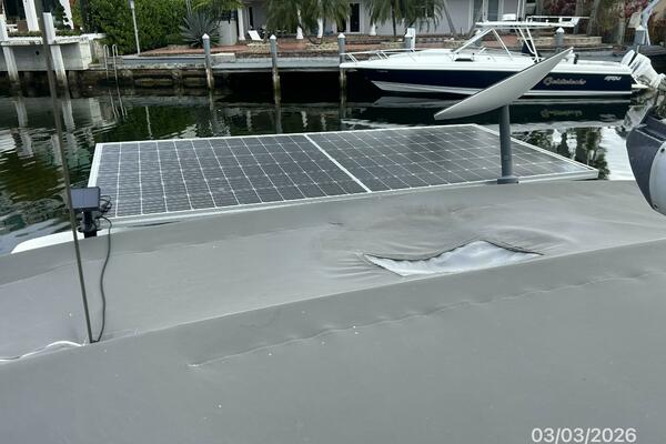 35' Beneteau solar panel