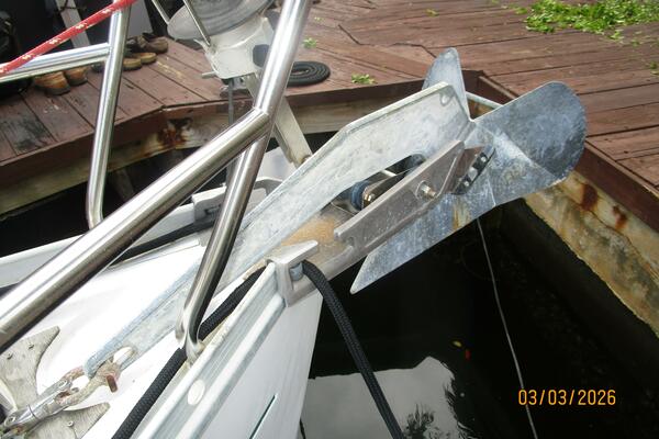 35' Beneteau anchor