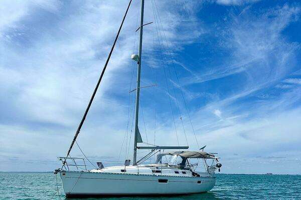 Photo of the 1999 Beneteau Oceanis 352 "Axis Mundi"