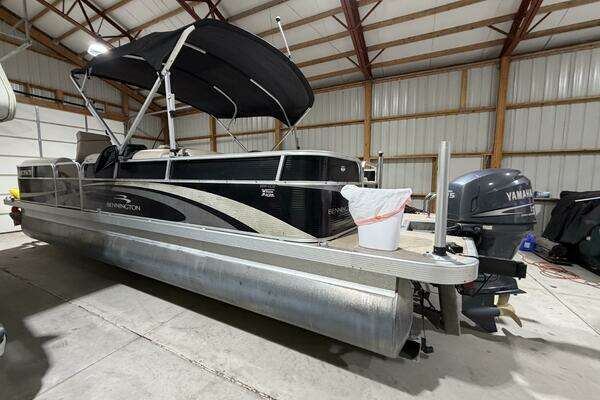 25-ft-Bennington-2011-2554 GCW-Onaway Michigan United States yacht for sale