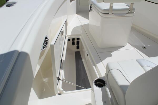 37ft SeaVee Yacht For Sale