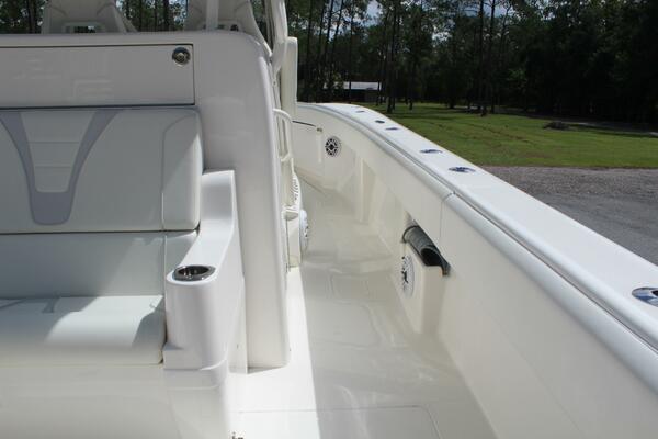 37ft SeaVee Yacht For Sale