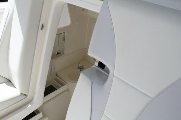 37ft SeaVee Yacht For Sale