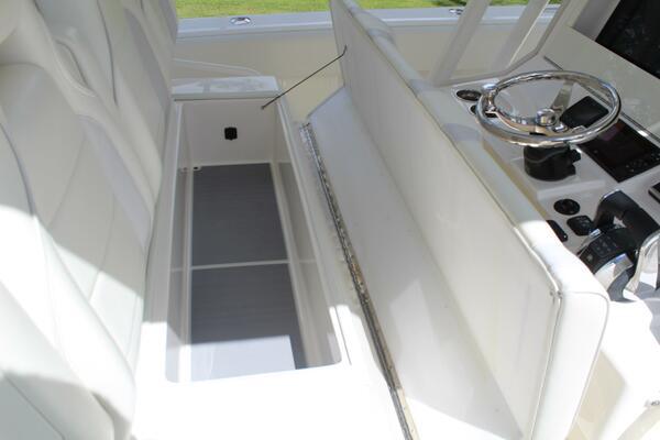 37ft SeaVee Yacht For Sale