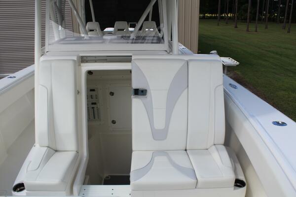 37ft SeaVee Yacht For Sale