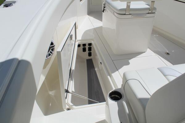 37ft SeaVee Yacht For Sale