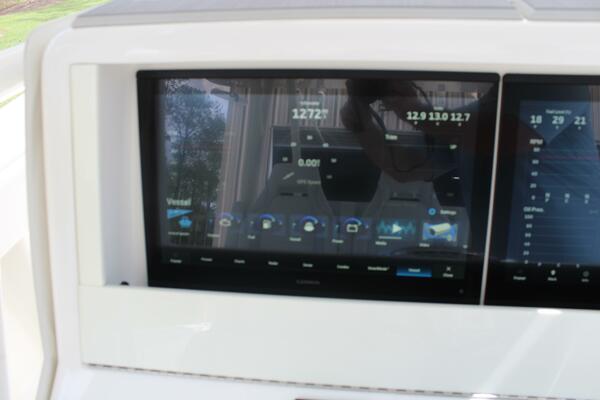 37ft SeaVee Yacht For Sale