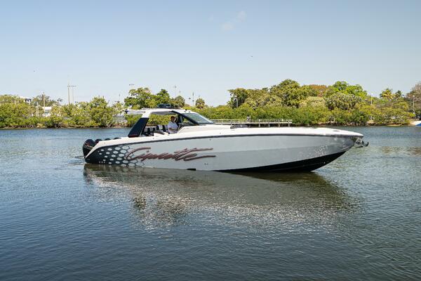 2025 Cigarette 42 Auroris