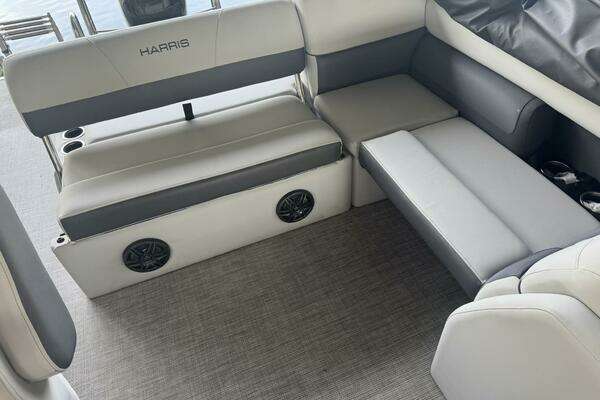 Photo of the 2022 Harris CX230