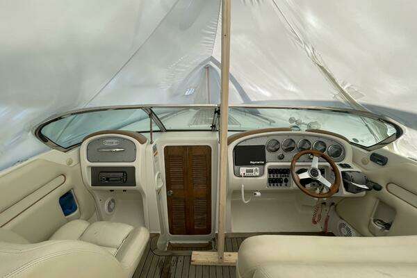 Photo of the 2009 Chris-Craft Corsair 28 Heritage Edition