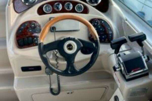 Photo of the 2001 Sea Ray Sundancer 280