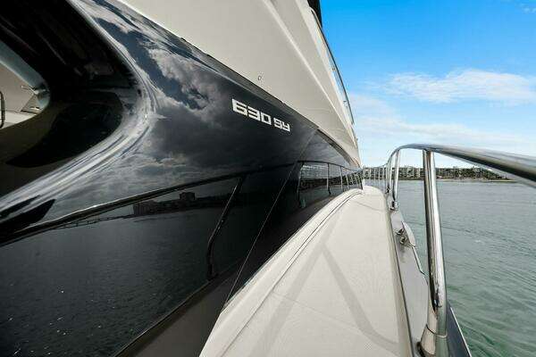 Marquis 630 Sport Yacht Yacht For Sale