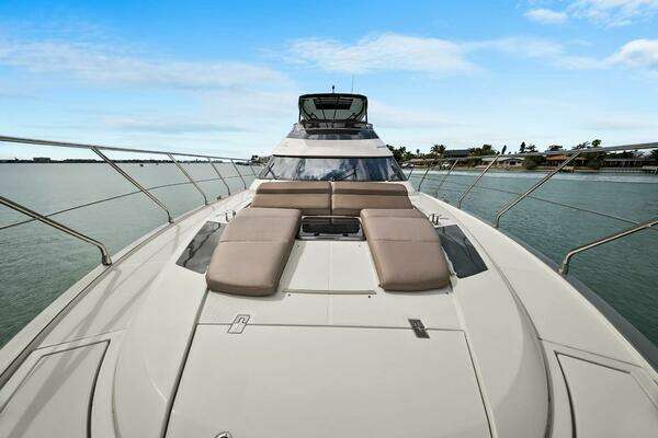 Marquis 630 Sport Yacht Yacht For Sale