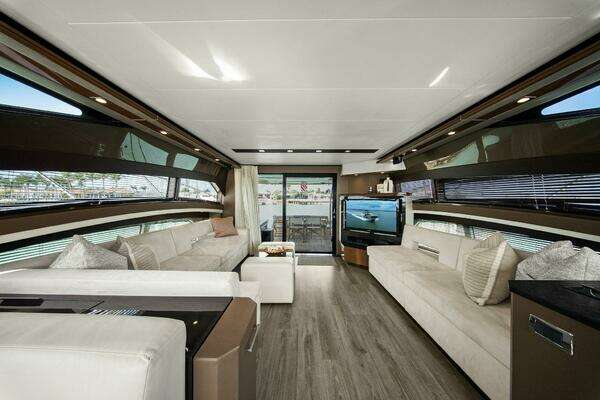 Marquis 630 Sport Yacht Yacht For Sale