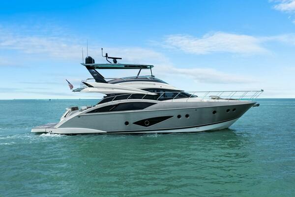 2014 Marquis 630 Sport Yacht