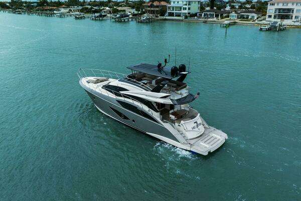 Marquis 630 Sport Yacht Yacht For Sale