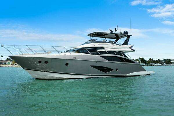 Marquis 630 Sport Yacht Yacht For Sale