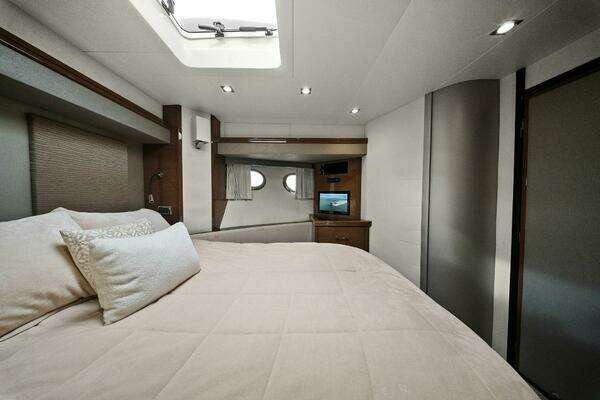 Marquis 630 Sport Yacht Yacht For Sale