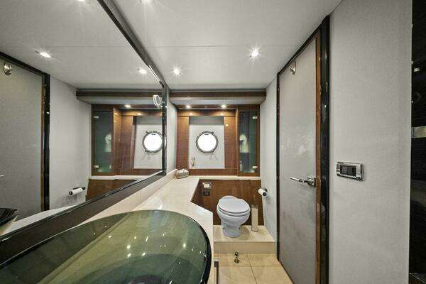Marquis 630 Sport Yacht Yacht For Sale