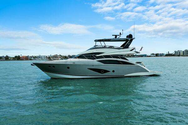 Marquis 630 Sport Yacht Yacht For Sale