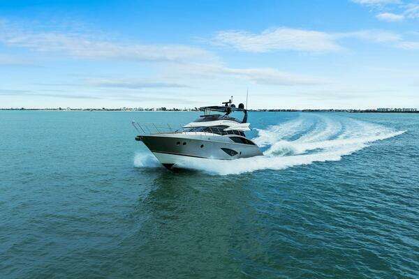 Marquis 630 Sport Yacht Yacht For Sale