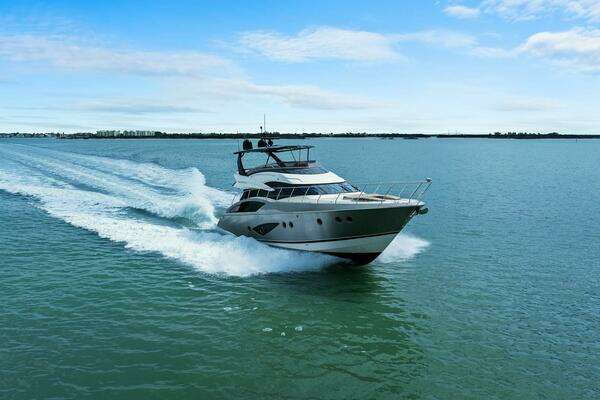 Marquis 630 Sport Yacht Yacht For Sale