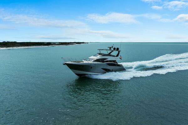Marquis 630 Sport Yacht Yacht For Sale