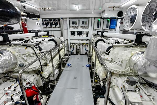 SERENITY NOW 115ft Ocean Alexander Yacht For Sale